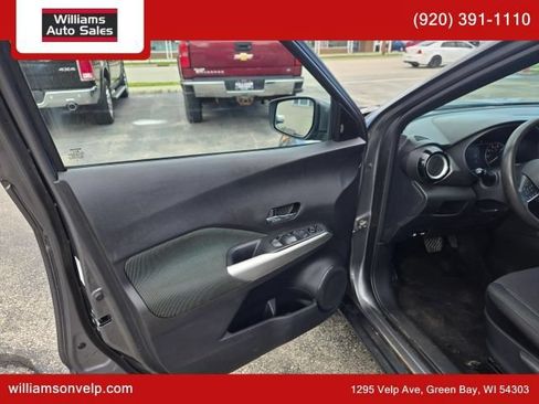 Used 2020 Nissan Kicks SV FWD image 10