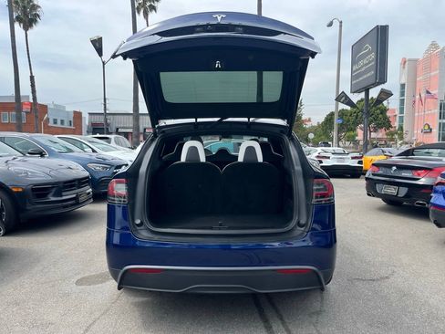 Used 2023 Tesla Model X image 9