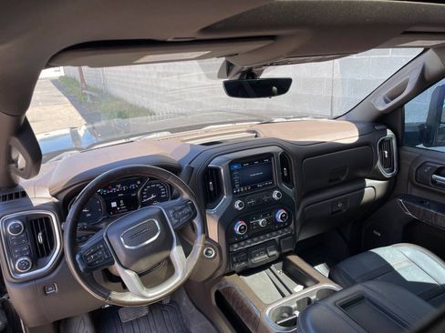 Used 2022 GMC Sierra 3500 Denali w/ Denali Ultimate Package AWD/4WD image 17