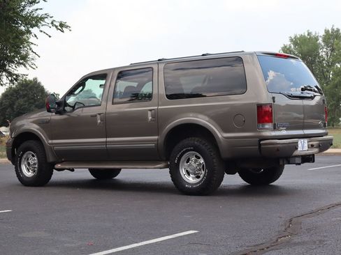 Used 2005 Ford Excursion Limited AWD/4WD image 7