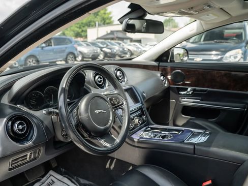 Used 2013 Jaguar XJ AWD image 6