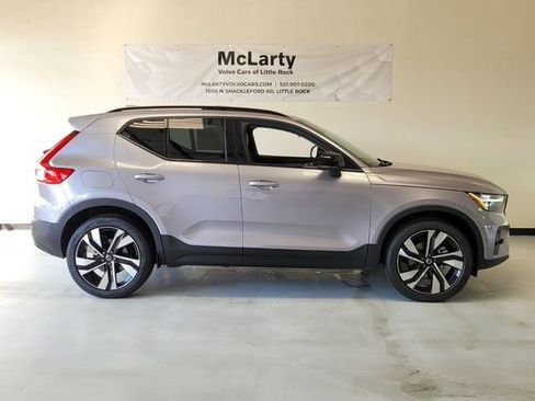 New 2026 Volvo XC40 B5 Ultra image 2