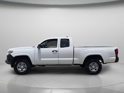 Used 2019 Toyota Tacoma SR AWD/4WD image 3