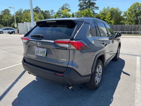 Used 2025 Toyota RAV4 XLE AWD/4WD image 5
