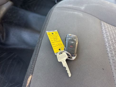 Used 2020 Ford Transit 250 Medium Roof image 28