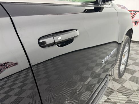 Used 2015 Chevrolet Suburban LT w/ Luxury Package image 32