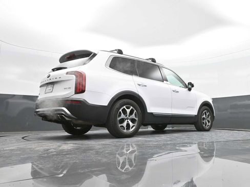 Used 2021 Kia Telluride EX w/ Towing Package image 40