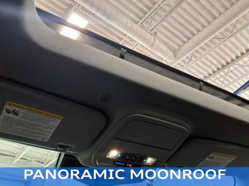 Used 2023 Ford Explorer XLT w/ Equipment Group 202A AWD/4WD image 4