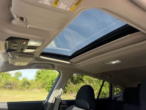 Used 2019 Subaru Crosstrek 2.0i Premium image 32