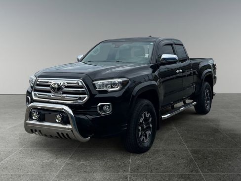 Used 2018 Toyota Tacoma SR5 RWD image 3