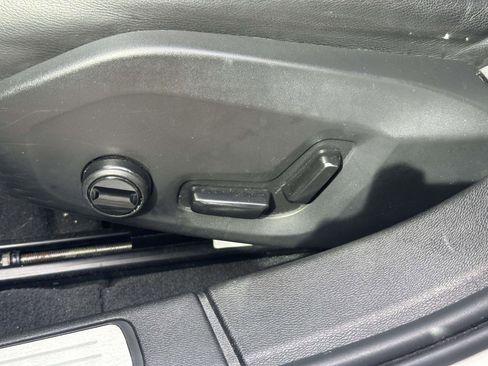 Certified 2022 Volvo S60 B5 Momentum w/ Premium Package image 16