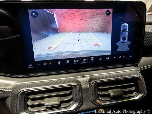 Used 2025 Ford Mustang Premium RWD image 18