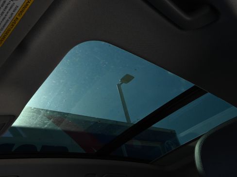 Used 2018 Audi Q5 Prestige w/ Prestige Package image 29