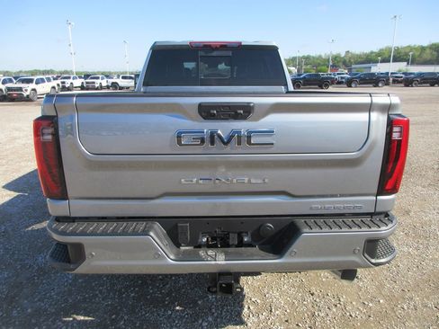 New 2026 GMC Sierra 3500 Denali Ultimate AWD/4WD image 5