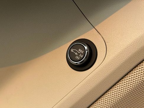 Used 2021 GMC Acadia Denali w/ Denali Technology Package image 49