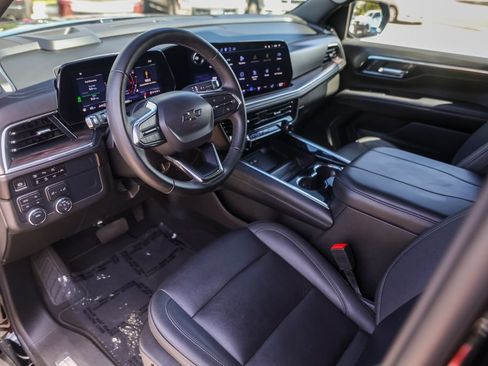 Used 2025 Chevrolet Tahoe Z71 AWD/4WD image 13