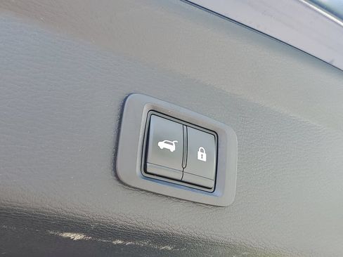 Used 2024 Mitsubishi Outlander FWD image 11