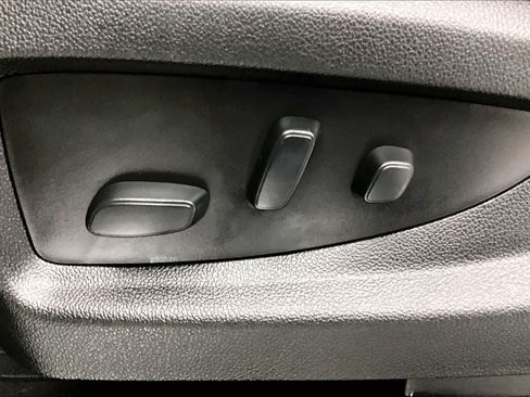 Used 2018 GMC Yukon XL Denali w/ Open Road Package RWD image 29
