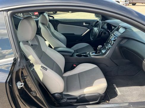 Used 2016 Hyundai Genesis 3.8 RWD image 23