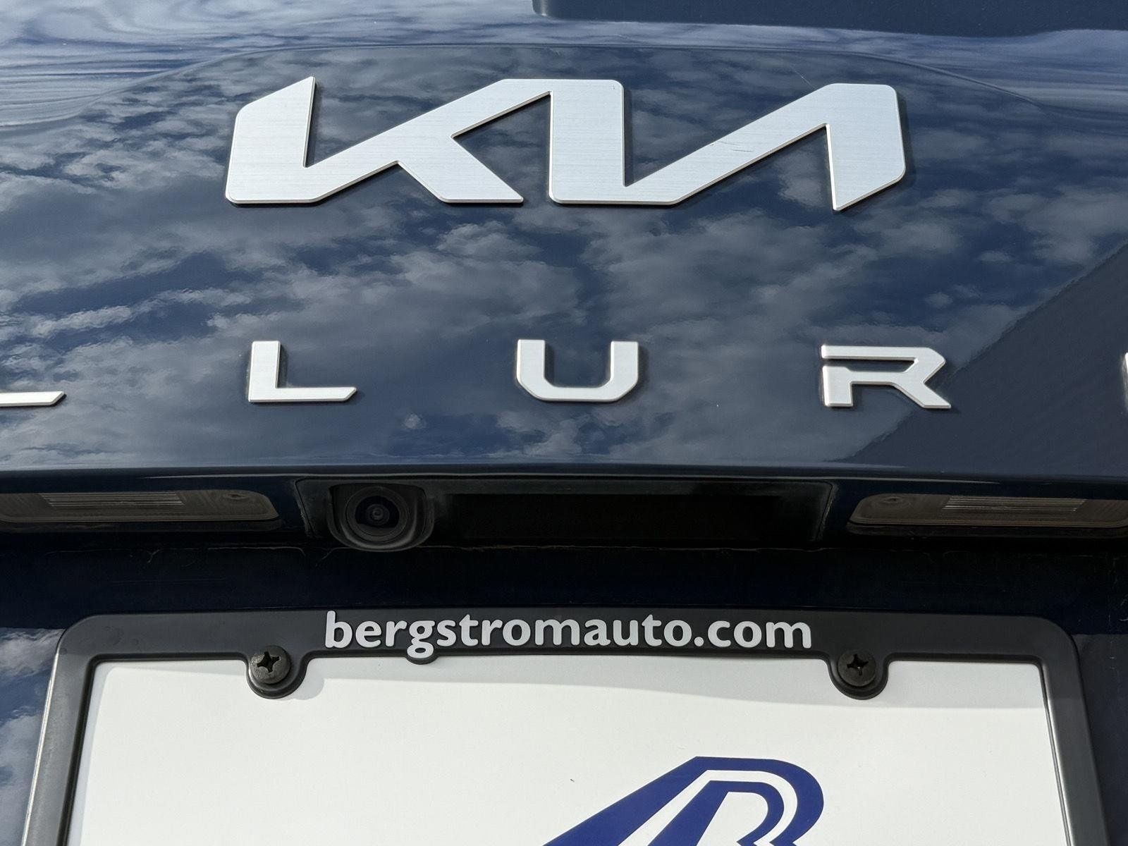 Used 2025 Kia Telluride S AWD/4WD image 12