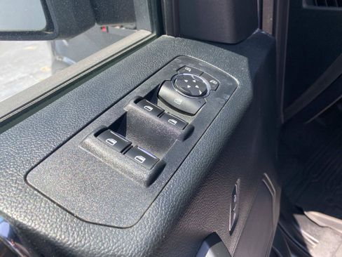 Used 2019 Ford F150 XLT w/ Equipment Group 302A Luxury AWD/4WD image 17