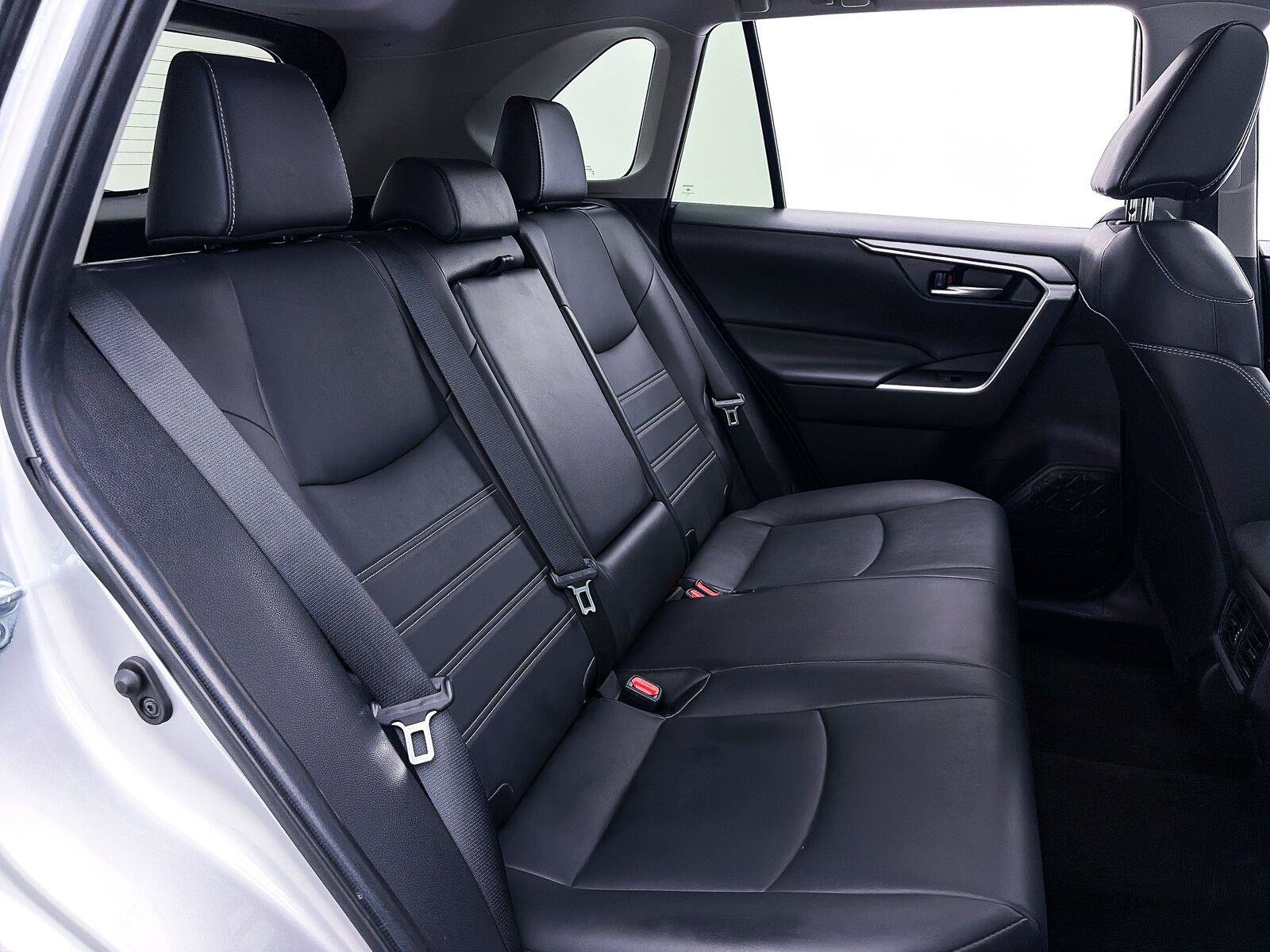 Used 2024 Toyota RAV4 XLE Premium w/ Weather Package FWD image 36
