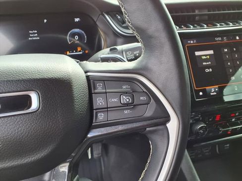 Used 2022 Jeep Grand Cherokee L Altitude image 17