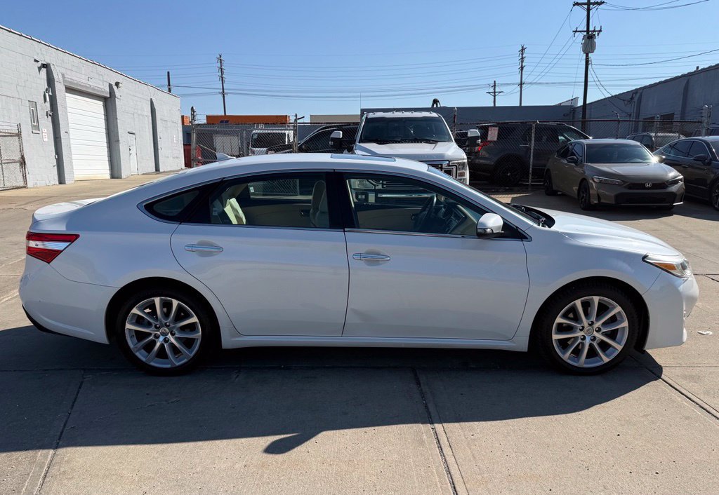 Used 2014 Toyota Avalon Limited FWD image 5