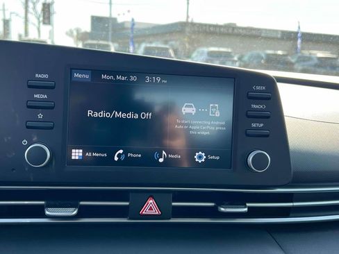 Used 2025 Hyundai Elantra SE w/ Cargo Package image 26