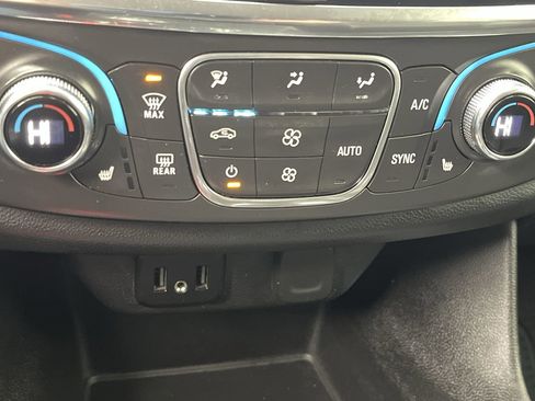 Used 2020 Chevrolet Traverse LT w/ LPO, Floor Liner Package image 23