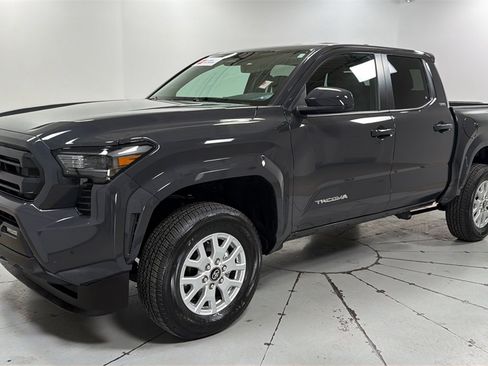 Certified 2025 Toyota Tacoma SR5 image 1