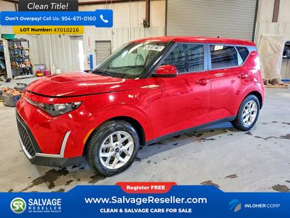 Used 2025 Kia Soul LX w/ LX Technology Package