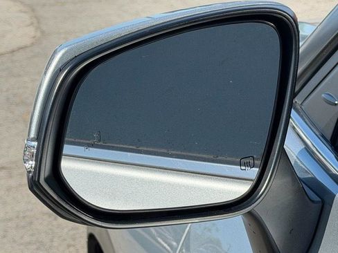 Used 2020 Toyota Highlander XLE image 15