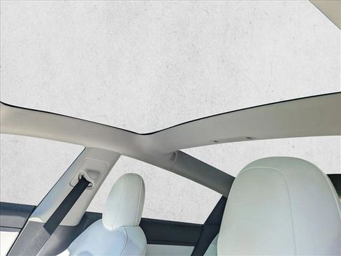 Used 2020 Tesla Model 3 Performance image 15