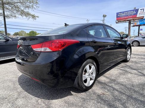 Used 2013 Hyundai Elantra GLS w/ Preferred Pkg image 10