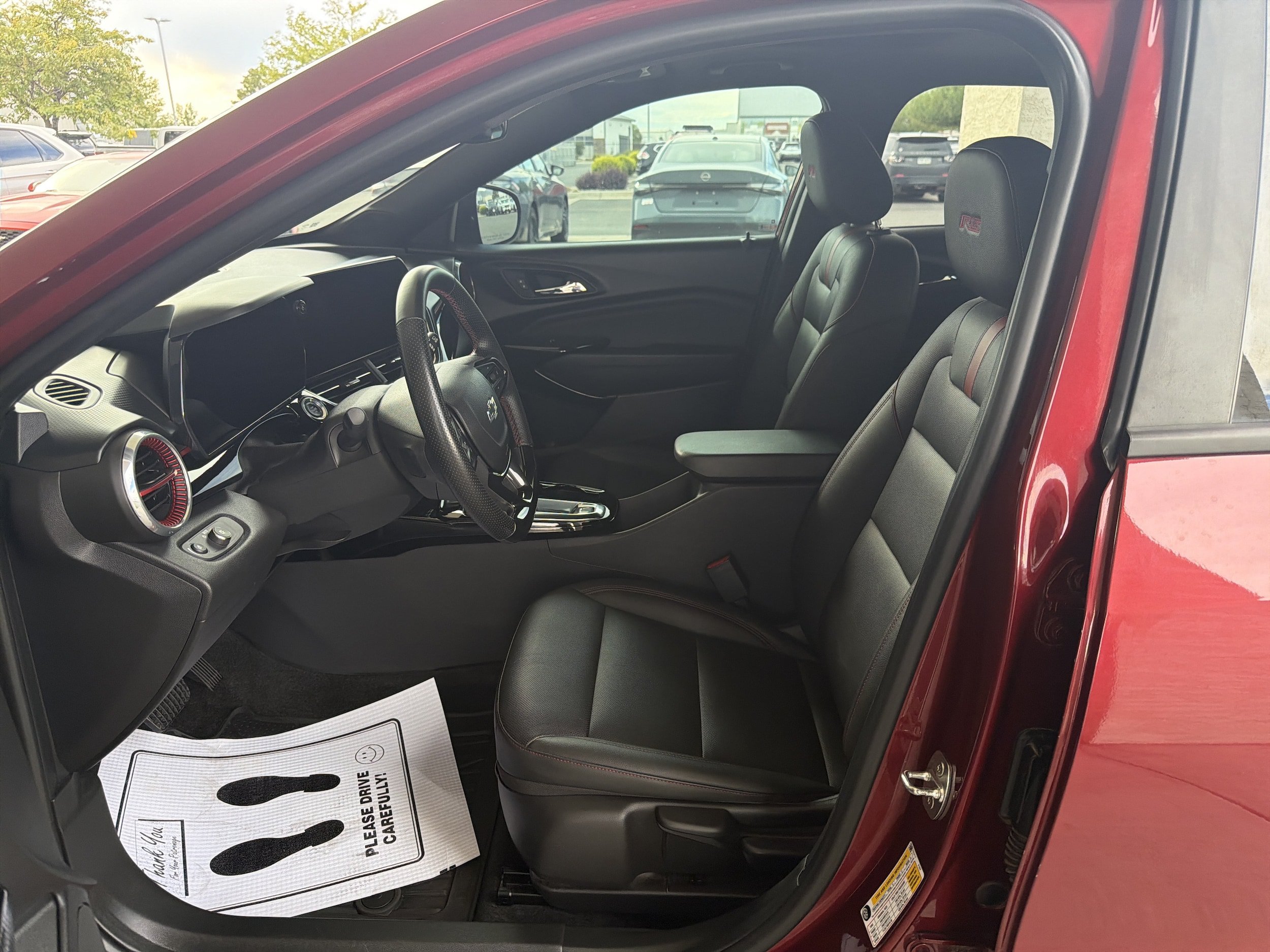 Used 2024 Chevrolet Trax RS w/ Sunroof Package FWD image 10