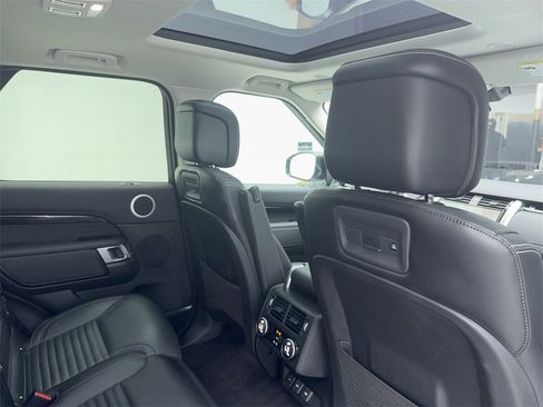 Used 2024 Land Rover Discovery S image 50