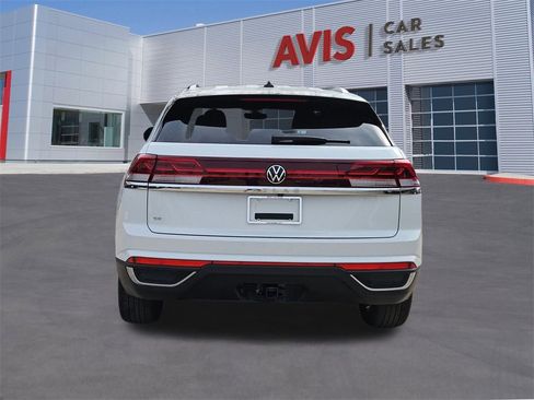 Used 2025 Volkswagen Atlas Cross Sport SE image 5