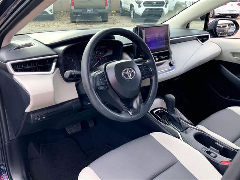 Used 2025 Toyota Corolla LE image 16