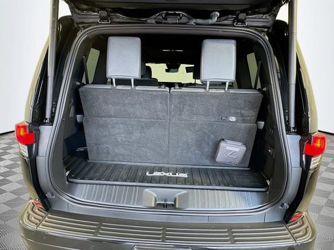 Used 2024 Lexus GX 550 w/ Accessory Package (2T) AWD/4WD image 28