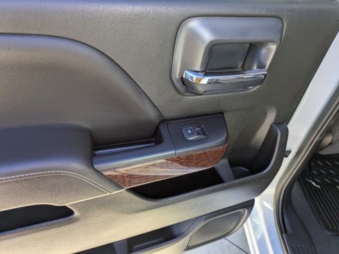 Used 2018 GMC Sierra 1500 SLE w/ SLE Value Package image 12