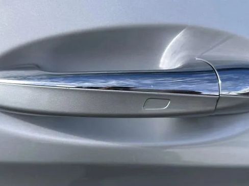 Used 2019 Mercedes-Benz GLC 300 w/ Parking Assistance Package image 12