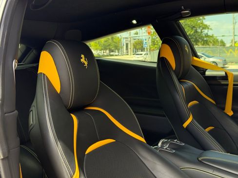 Used 2017 Ferrari GTC4Lusso AWD/4WD image 30