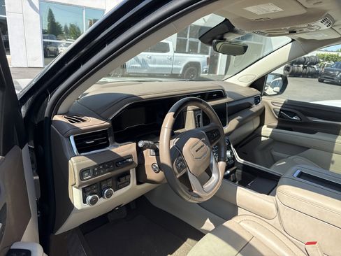 Used 2023 GMC Yukon Denali w/ Advanced Technology Package AWD/4WD image 7