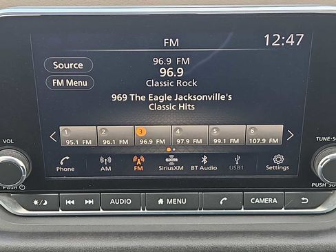 Used 2023 Nissan Rogue SV image 12