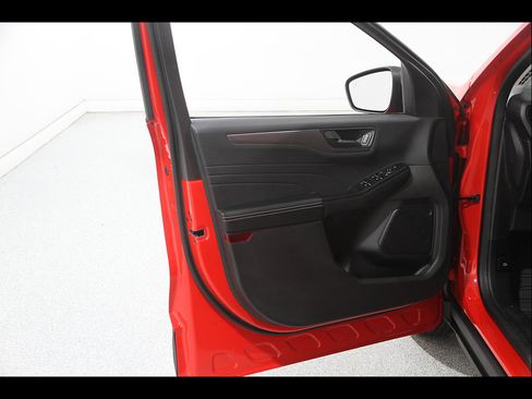 Used 2024 Ford Escape Active w/ Cold Weather Package FWD image 4