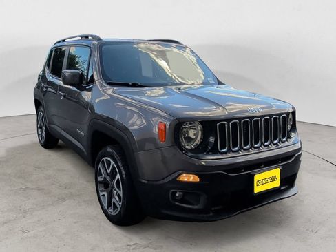 Used 2018 Jeep Renegade Latitude w/ UConnect 8.4 Nav Group AWD/4WD image 7
