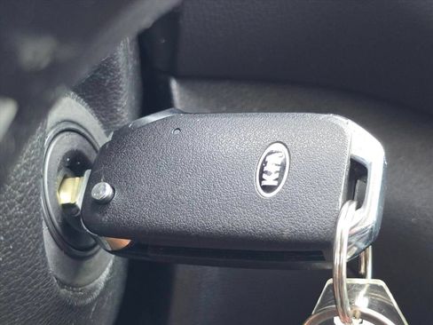 Used 2021 Kia Soul LX FWD image 20