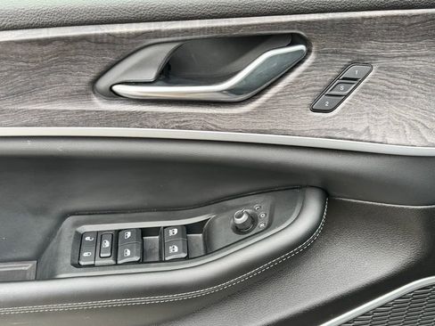 Used 2024 Jeep Grand Cherokee Limited 4xe image 27