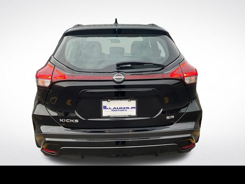 Used 2023 Nissan Kicks SR w/ SR Premium Package FWD image 12